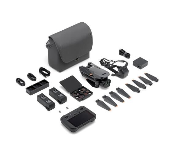 DJI Mavıc 3 Pro Cine Premium Combo